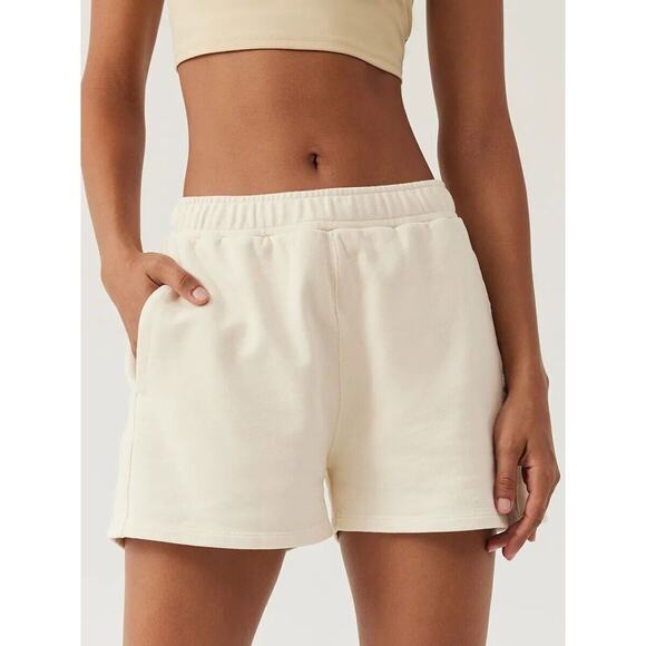 NWT Outdoor Voices Pickup 3" Shorts XXXL Vanilla Pull On Relaxed Athleisure Gym - Picture 1 of 10